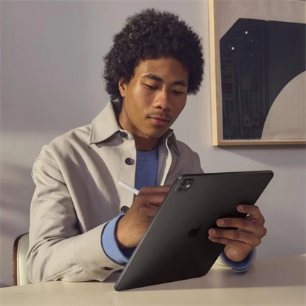 Apple iPad Pro (2024) 13" 512GB Wi-Fi normál üveg asztrofekete
