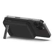 Belkin BoostCharge power bank - mágneses, vezeték nélküli, 5000mAh, állvány, fekete Belkin BoostCharge power bank - mágneses, vezeték nélküli, 5000mAh, állvány, fekete