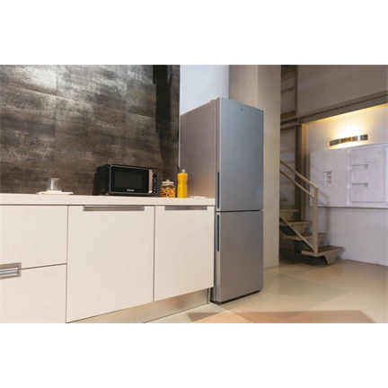 Candy CCE3T618FS  alulfagyasztós hűtőszekrény