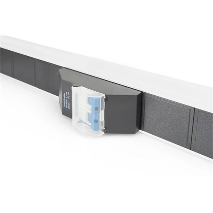 DIGITUS A-19-STRIP42-1 0U PDU 230V 16A 14xCEE 7/3 aljzat CEE7/7 csatlakozó megszakítóval 2M elosztósor