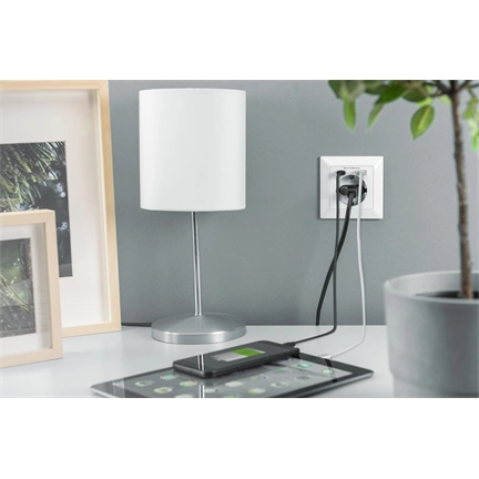 DIGITUS DA-70615 1x USB Type-C 1x Type-A 250V schuko süllyesztett fali aljzat