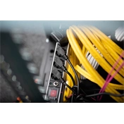 DIGITUS DN-95403 19" 1U PDU 250V 16A 7xCEE7/3 aljzat CEE7/7 csatlakozó kapcsolóval 2M elosztósor