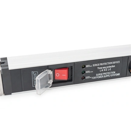 DIGITUS DN-95433 19" 1U PDU 230V 16A 5xCEE 7/3 aljzat CEE7/7 csatlakozó túlfeszültség védelemmel 2M elosztósor