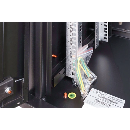 DIGITUS Rack Unique 19" 20U 998x600x450mm üvegajtós fekete fali rack szekrény