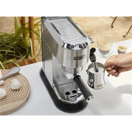 DeLonghi DEDICA style EC685M eszpresszó kávéfőző