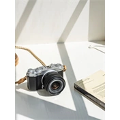 FUJIFILM X-M5 +  XC15-45mm F3.5-5.6 OIS PIZ objektív kit ezüst