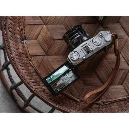 FUJIFILM X-M5 +  XC15-45mm F3.5-5.6 OIS PIZ objektív kit ezüst