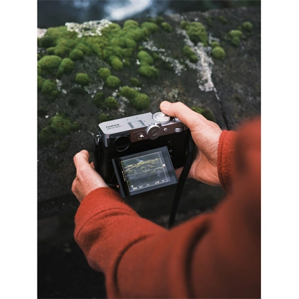 Fujifilm GFX100RF középformátumú fényképezőgép ezüst