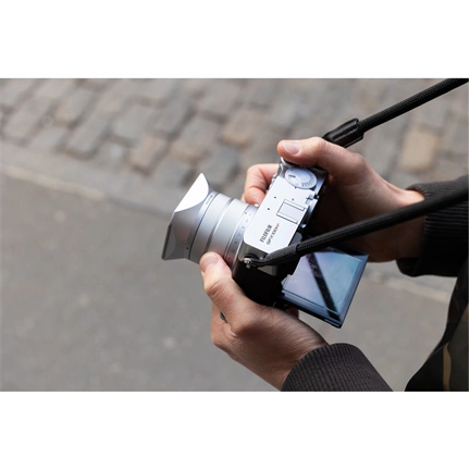 Fujifilm GFX100RF középformátumú fényképezőgép ezüst