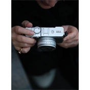 Fujifilm X-E5 + XF 23mm f/2.8 R WR MILC fényképezőgép KIT (ezüst)