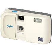 Kodak EC35 filmes fényképezőgép – Vanilla White + Kodak Ultra Max 24 kockás film