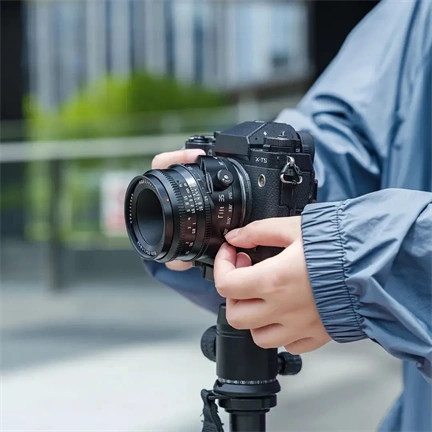 TTArtisan APS-C tilt 35mm f1.4 Sony E mount