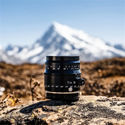 TTArtisan APS-C tilt 35mm f1.4 Sony E mount