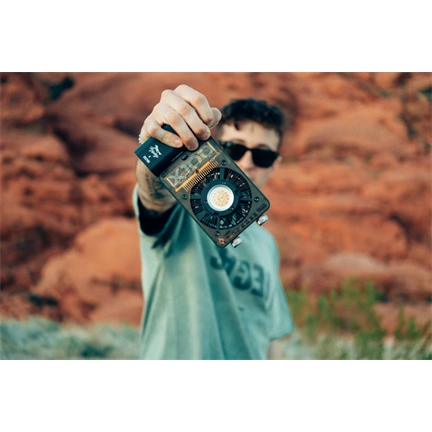 ZHIYUN MOLUS LED X100RGB COB LIGHT