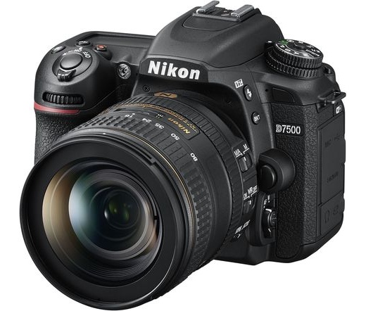 Nikon D7500 + 16-80 VR Kit