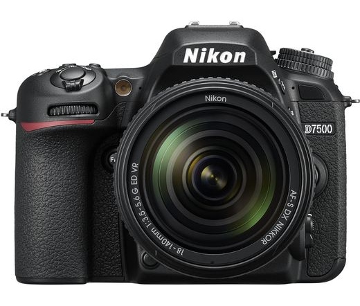 Nikon D7500 + 18-140 VR Kit
