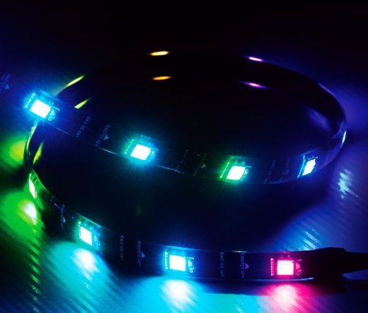 Akasa Vegas MBA mágneses RGB LED fényszalag