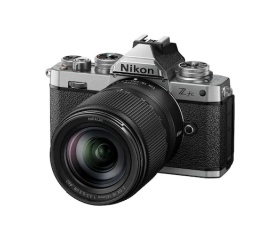 Nikon Z fc + 18-140mm DX VR Szett (VOA090K004)