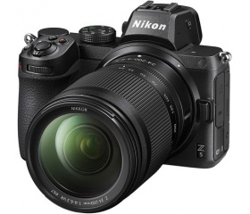 Nikon Z5 + 24-200mm f/4-6.3 kit
