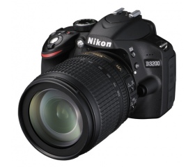 Nikon D3200 + 18-105 VR kit